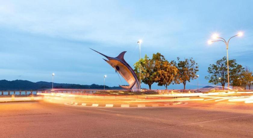 1 City Hotel Kota Kinabalu Esterno foto