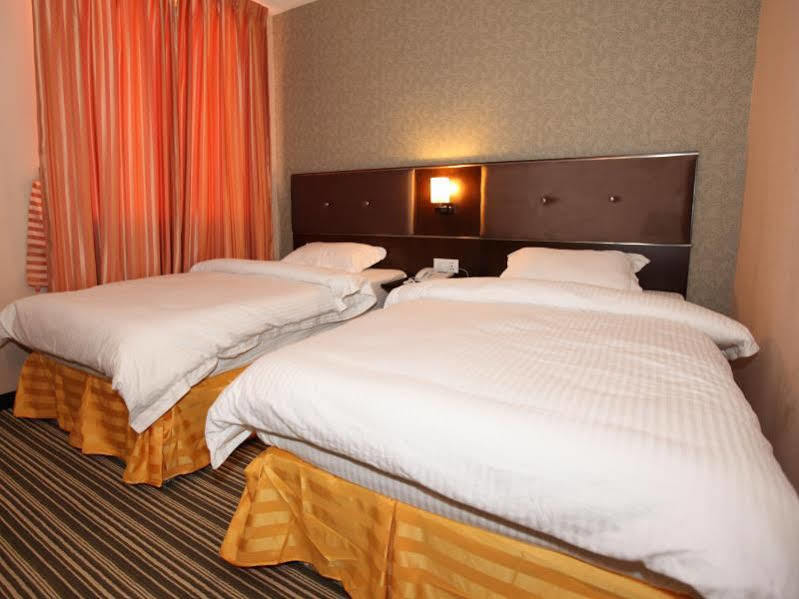 1 City Hotel Kota Kinabalu Esterno foto