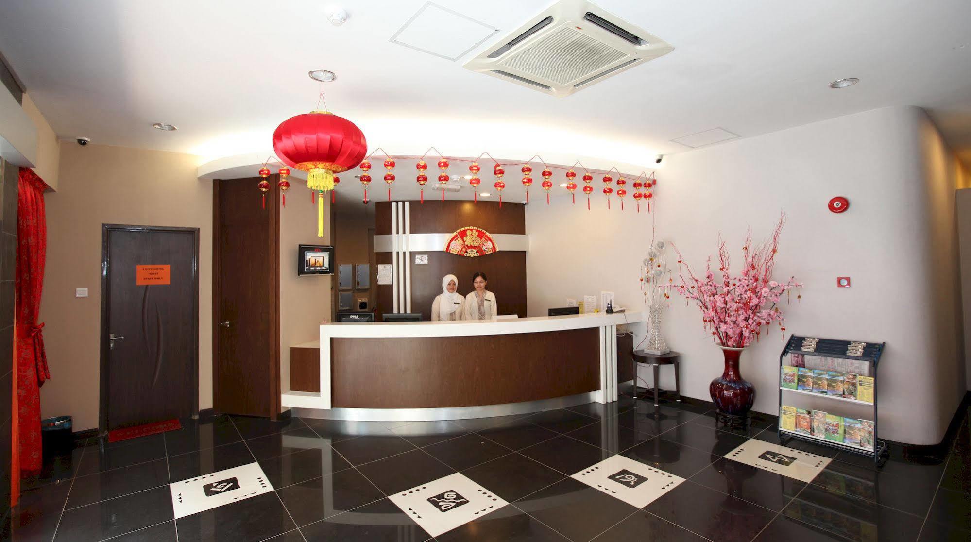 1 City Hotel Kota Kinabalu Esterno foto